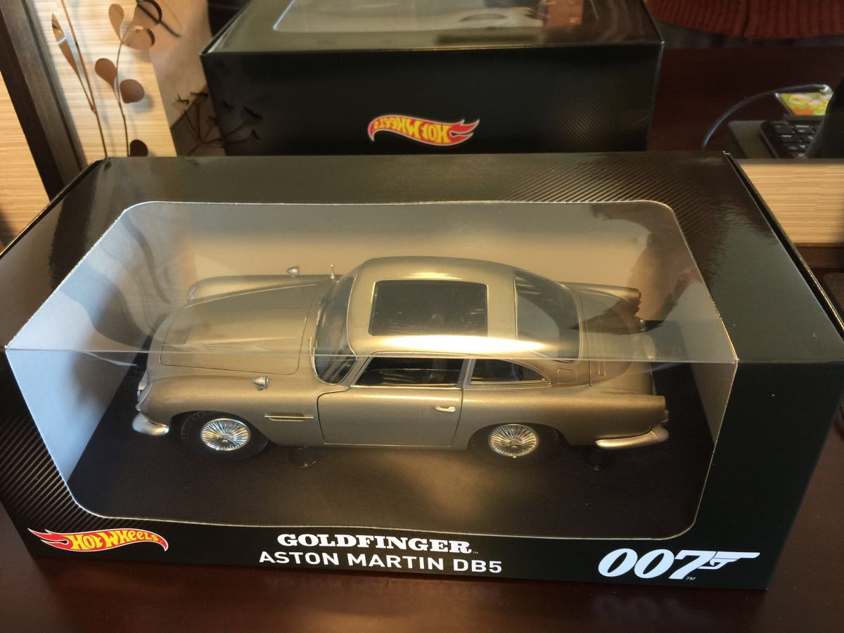 1 18 アストンマーチン DB5 1964 ジェームスボンド007 Aston Martin HOT WHEELS CMC95 乗用車