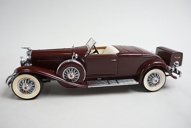 FRAKLIN MINT フランクリンミント 1/24 Duesenberg デューセンバーグ J 550 1935 ワインレッド ※外箱欠品 B11RR77(フランクリン・ミント)|売買されたオークション情報、Yahoo!オークション(旧ヤフオク!) の商品情報をアーカイブ公開 - オークファン(aucfan.com)