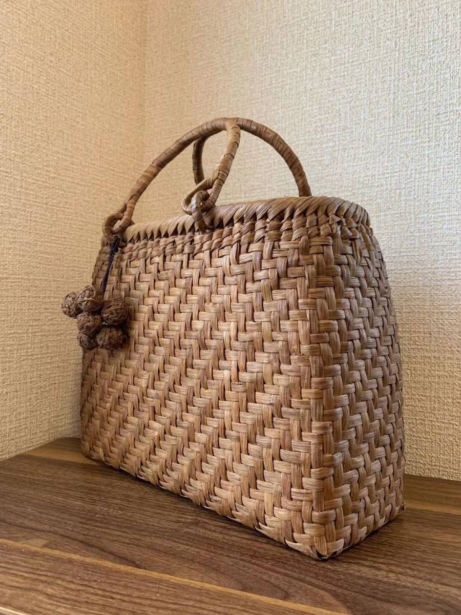 山葡萄 手作り 籠バッグ 網代編み ストラップ付き 手作り 山葡萄 山葡萄 手作り 籠バッグ 網代編み ストラップ付き 手作り 山葡萄
