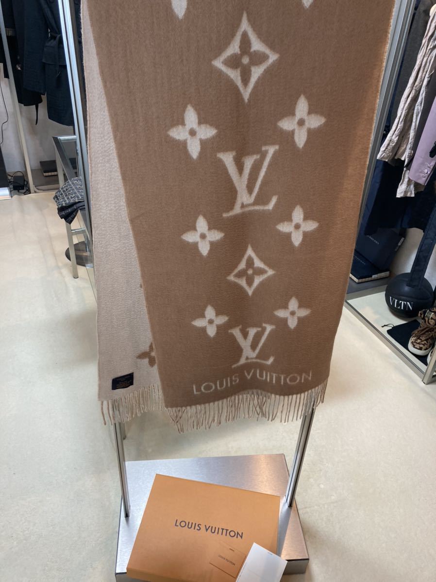  ルイヴィトン LOUIS VUITTON マフラー カシミヤ100％ M76067(その他)｜売買されたオークション情報、yahooの商品情報をアーカイブ公開 - オークファン 服飾小物