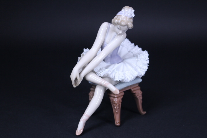 LLADRO リヤドロ NAO ナオ 猫 リボン 置物 陶器 フィギュリン