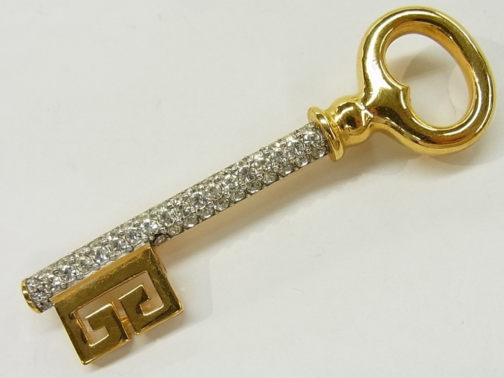 ■ ジバンシイ ■ キー/KEY ブローチ　ラインストーン　ゴールド ■ USED