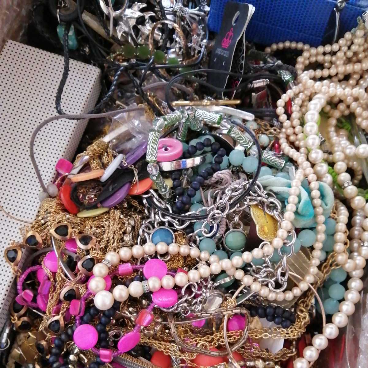 1円~大量アクセサリー　ネックレス　など他の　色々　まとめ　まとめて　重さ約6kg