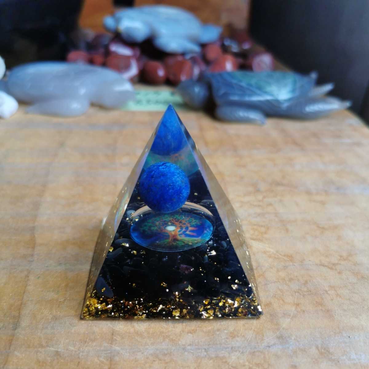 オルゴナイト : ピラミッド 天然石 水晶 置物 パワーストーン オブジェ 