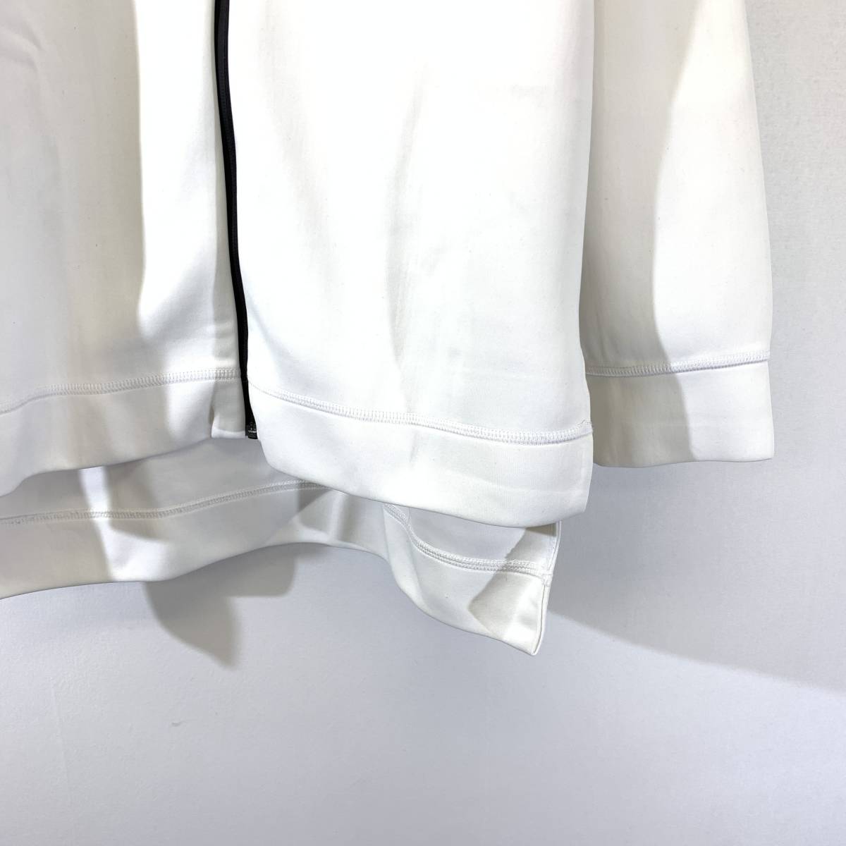 【美品】FENDI フェンディ モンスター アイ ポンディング ジップ パーカー size S ホログラム付 真贋済 正規品 フェンディ」100周年記念コレクション シグネチャー\u201cモンスター アイ アイズ」が再び！愛らしい\u201c目\u201dモチーフをあしらっ FENDI（フェンディ）」がカプセルコレクション「FENDI Eyes