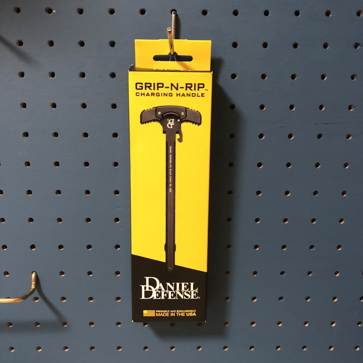 GRIP-N-RIP チャージングハンドル Defense daniel defense チャージ
