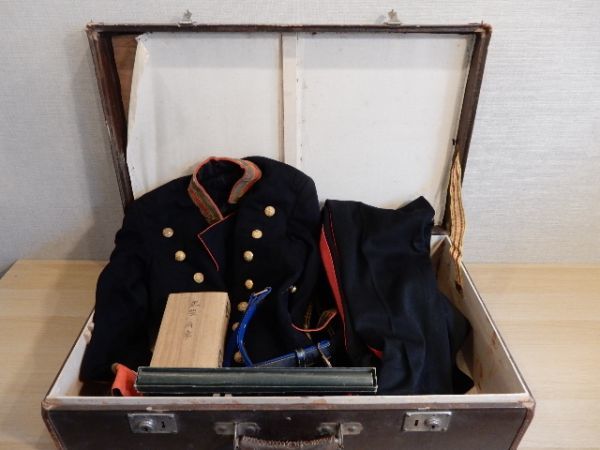 時代物 大日本帝国 日本軍 大礼服 将官 正装肩章 正剣帯 羽付き 軍隊