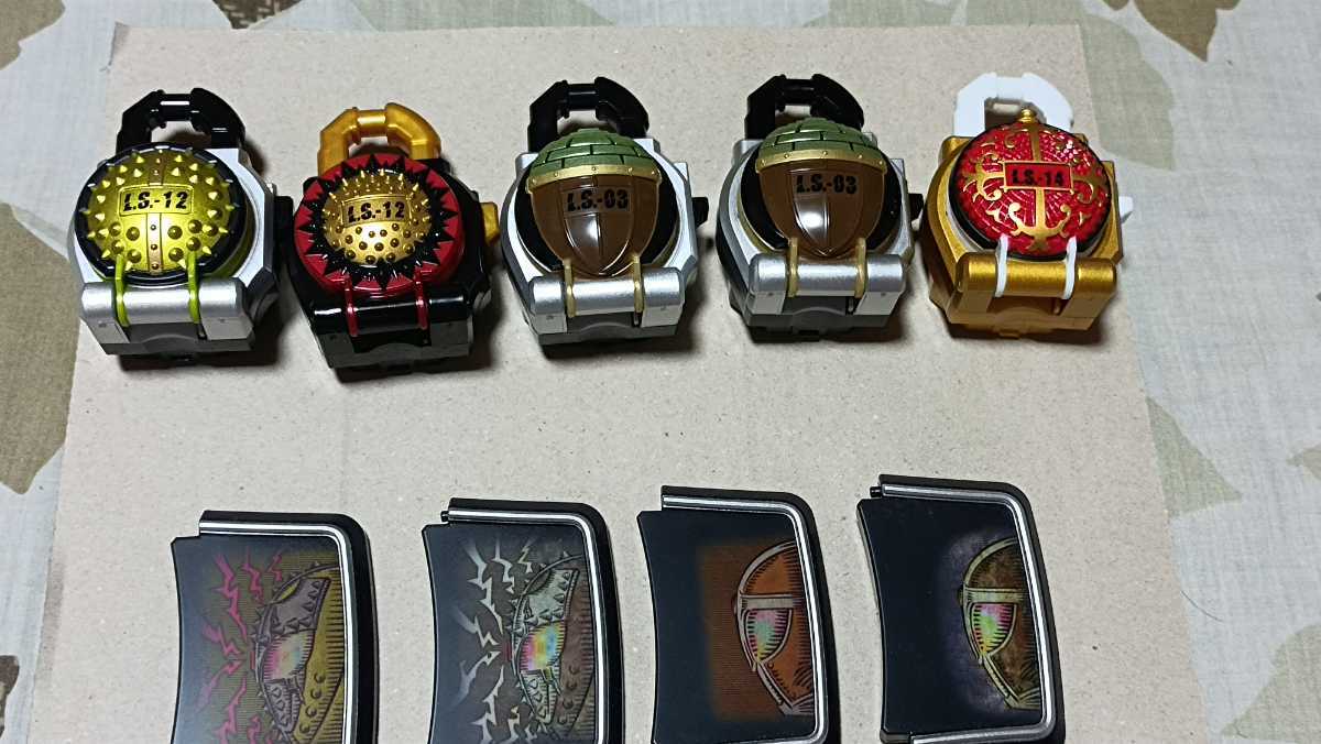 CSMロックシード 凰蓮シャルモンセット CSM ドングリ シャルモンセット