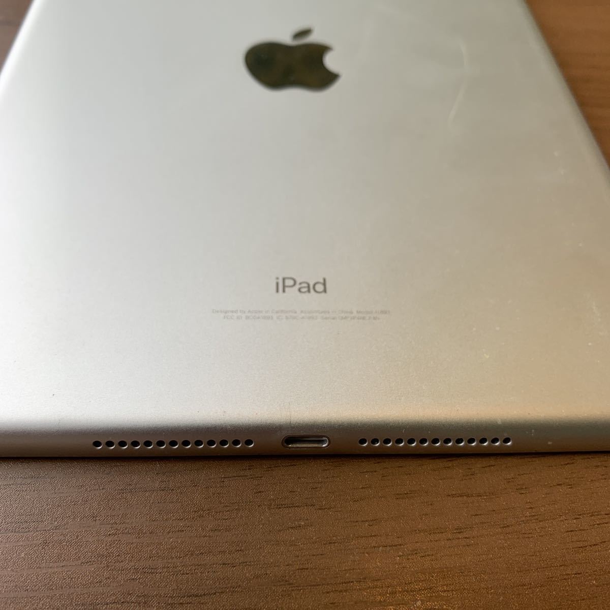 iPad6世代 128G GOLD Wi-Fiモデル 液晶割れ ジャンク品 3153 iPad