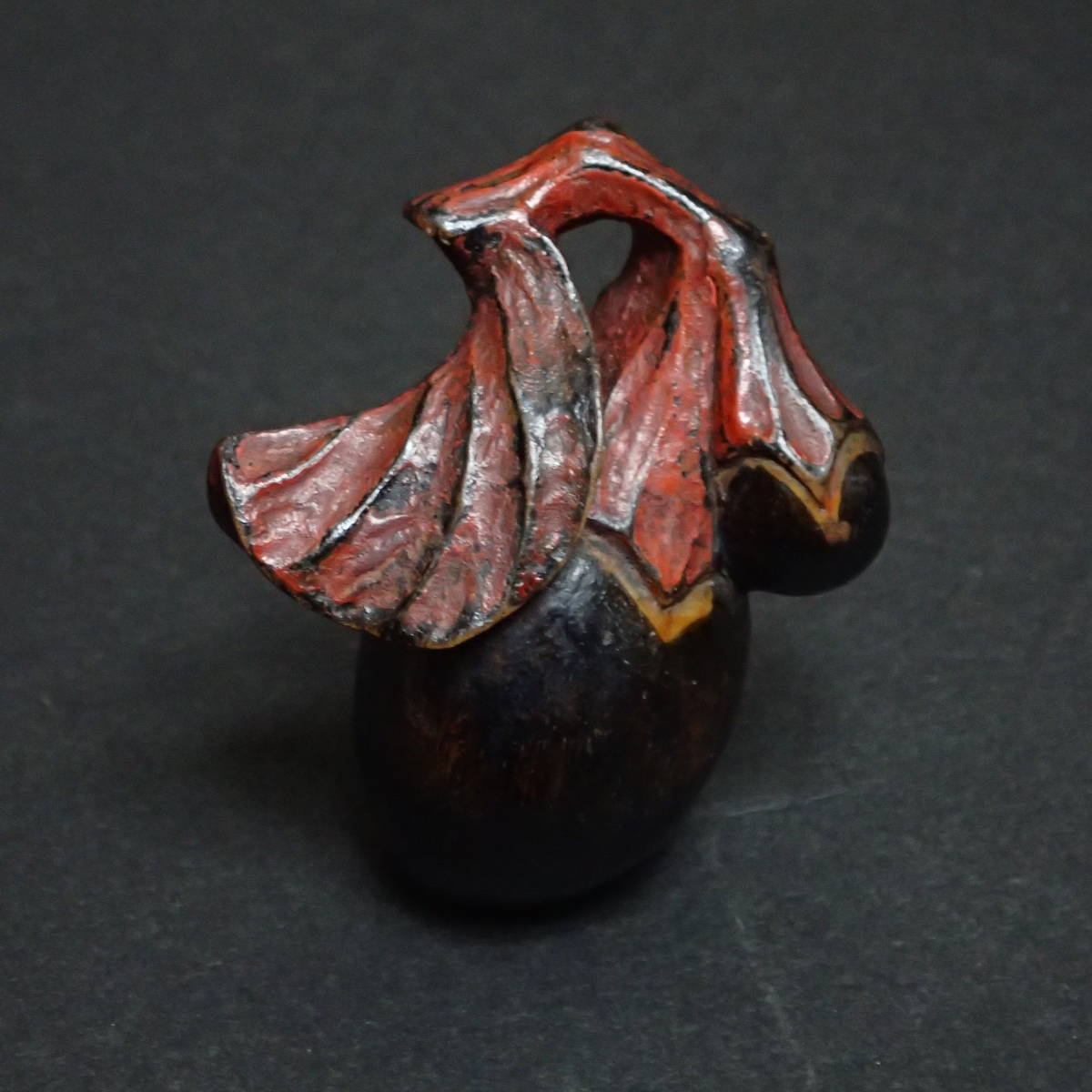時代物 木彫り 黄楊 柘植 朱塗 茄子 根付 高さ4.5cm 提げ物 中国古