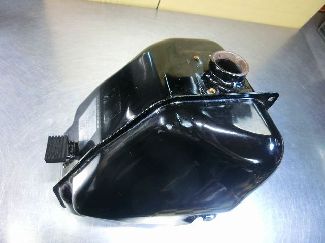 FZR400R ガソリンタンク☆2TK、1WG、F3レーサーレプリカ_2