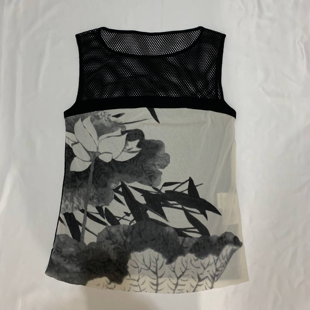 vivienne tam ヴィヴィアンタム トップス カットソー ノースリーブ