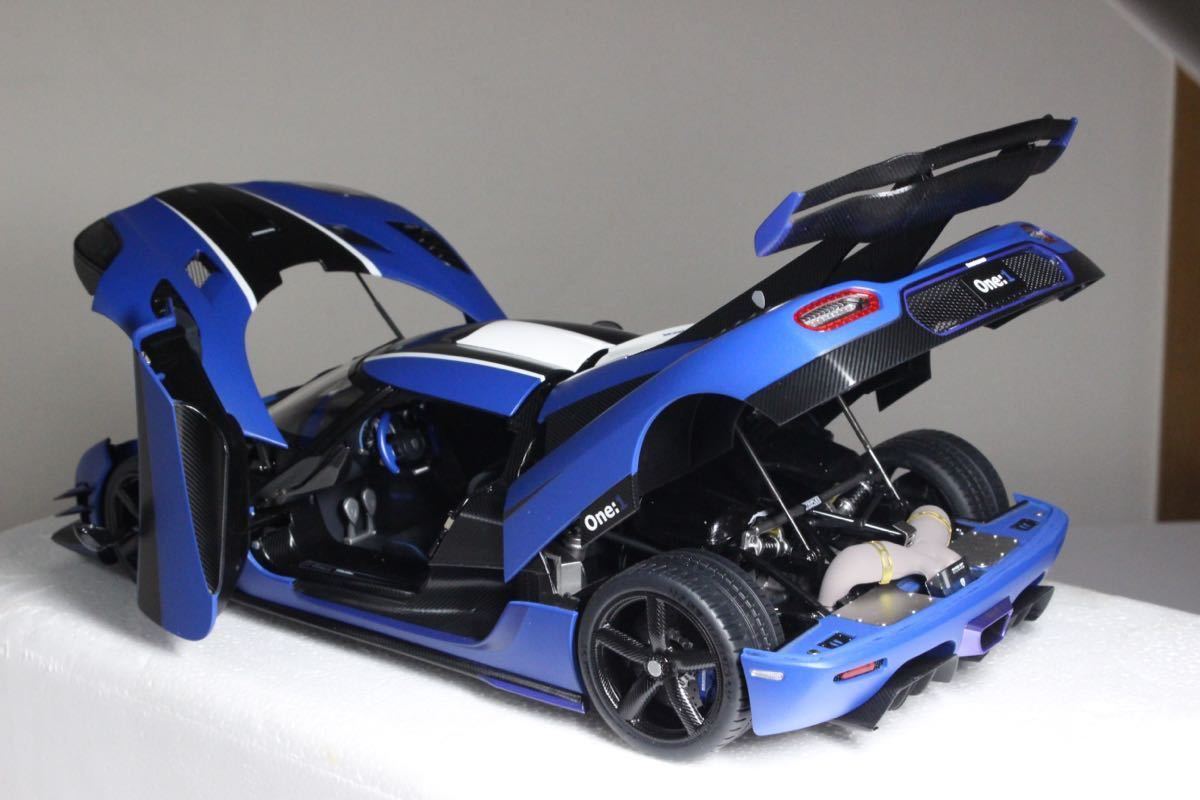 オートアート アゲーラOne:1 ブルー 1/18 AUTOart Koenigsegg One:1 Blue Carbon with White Accents 79018