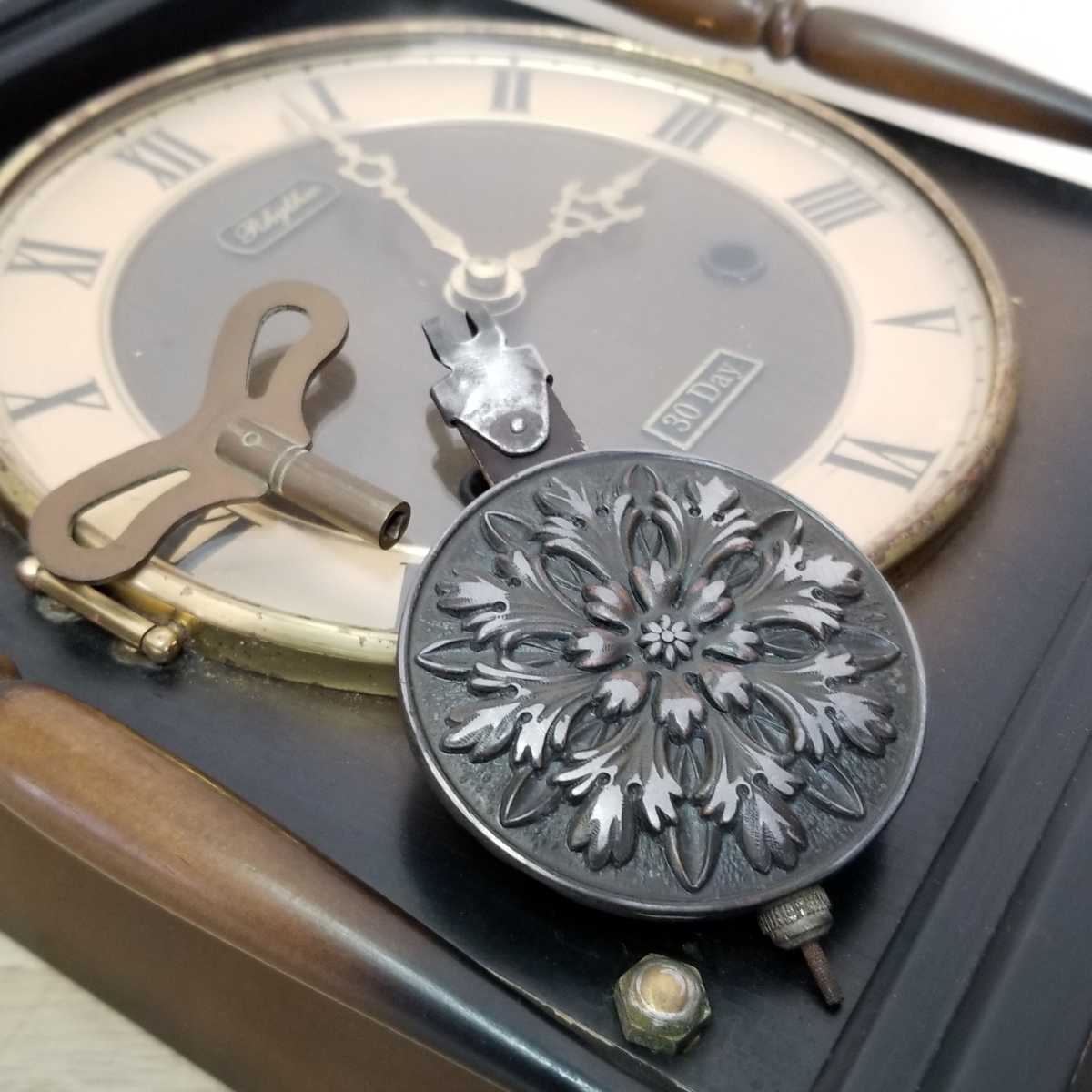 QXH004B | 報時付 | セイコーウオッチ株式会社 【NEW】No.24 セイコーレトロ振り子時計　ネジ巻き式　30DAY