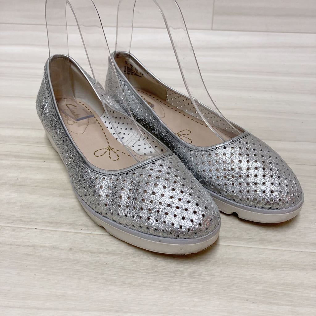 O 002 Clarks クラークス スリッポンスニーカー Us6m 約 23cm シルバー レディース 23 0cm 売買されたオークション情報 Yahooの商品情報をアーカイブ公開 オークファン Aucfan Com