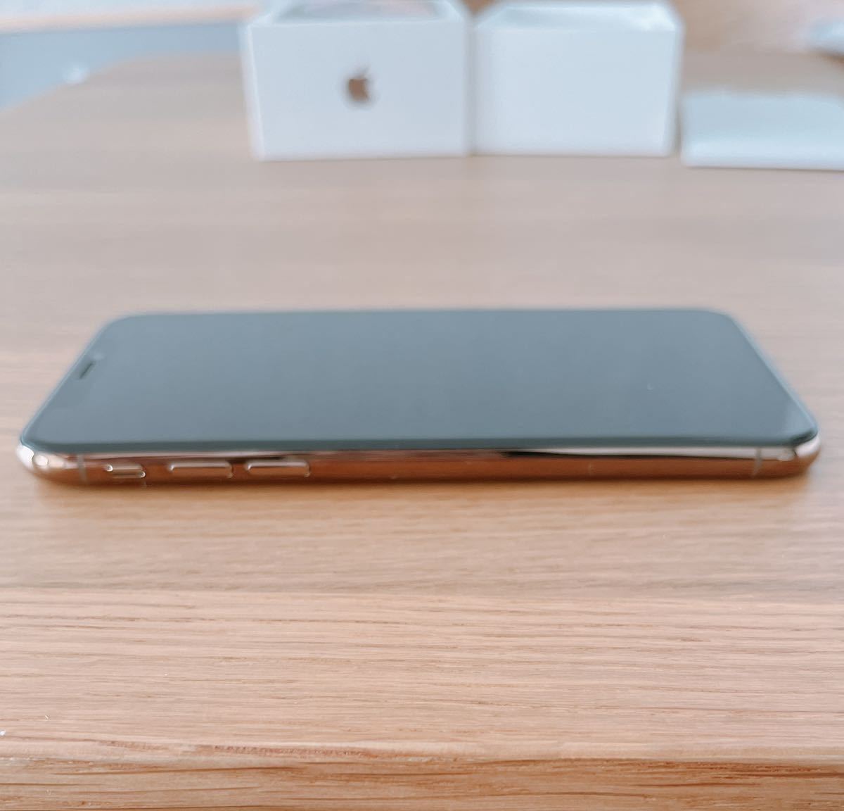 【美品】【送料無料】Apple iPhone XS ゴールド　SIMロック解除済　備品あり_5