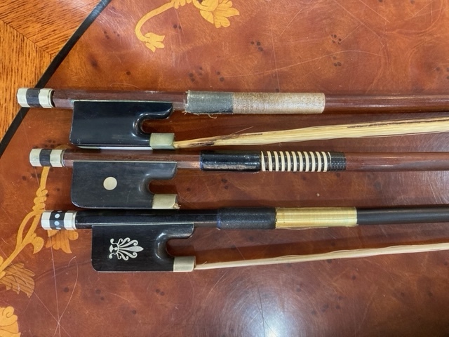 チェロ チェロ弓4/4サイズ3本セット BAUSCH刻印など ジャンク品