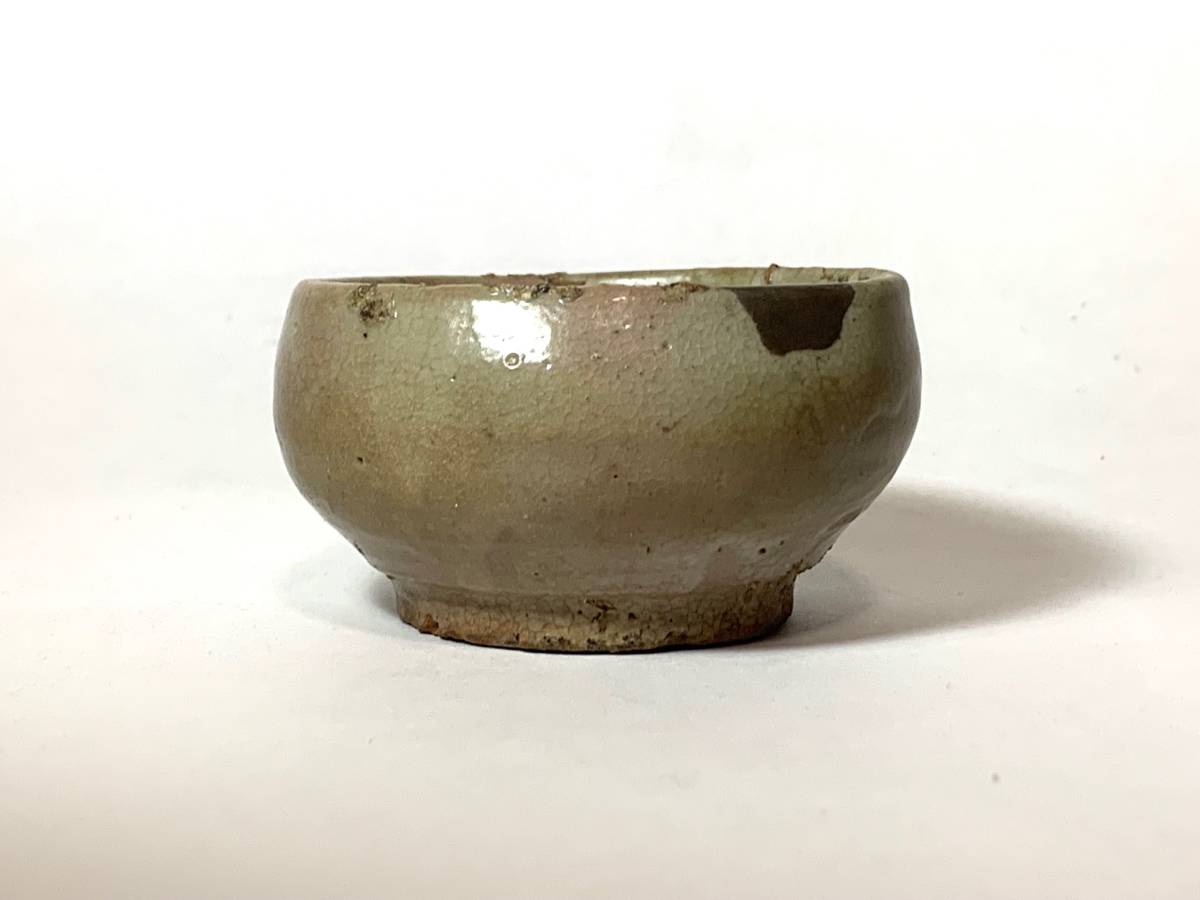 【さけのむうつわ】　李朝堅手酒盃　李氏朝鮮時代前～中期　／　井戸　粉引　三嶋　刷毛目　高麗青磁　ぐいのみ　酒器　徳利