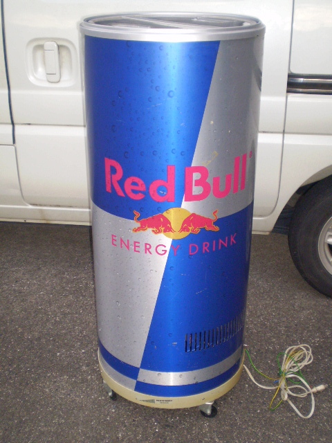 レッドブル RedBull 缶型 冷蔵庫 キャスター付き オブジェ ディスプレイ