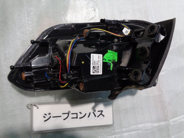 ジープ コンパス 3BA-M624 左テールランプ ジープ コンパス M624