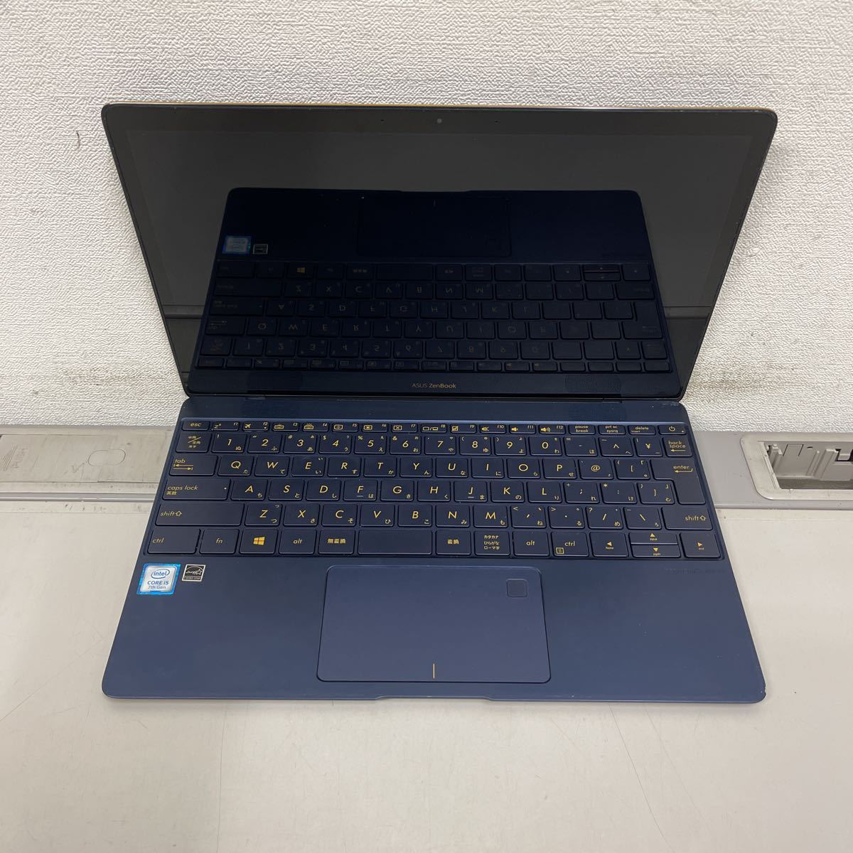 0 ZenBook - UX390UA ASUS HothotレビューASUS UX390UA-512GP」 ～極薄 