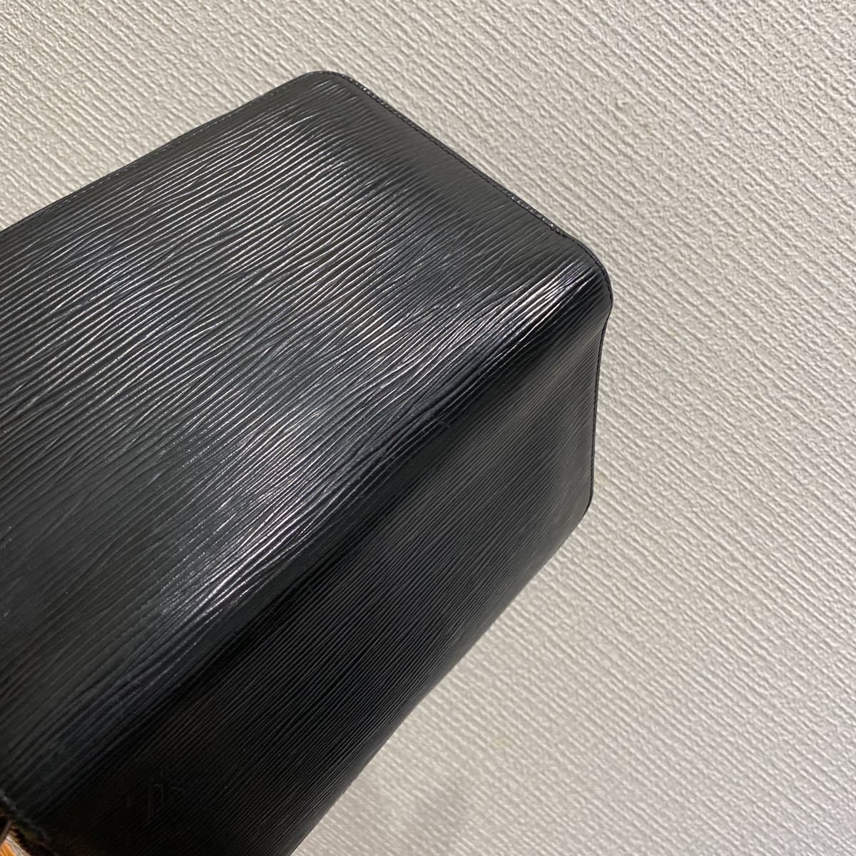 ほぼ未使用LOUIS VUITTON ルイヴィトン M63852 エピ ジッピー