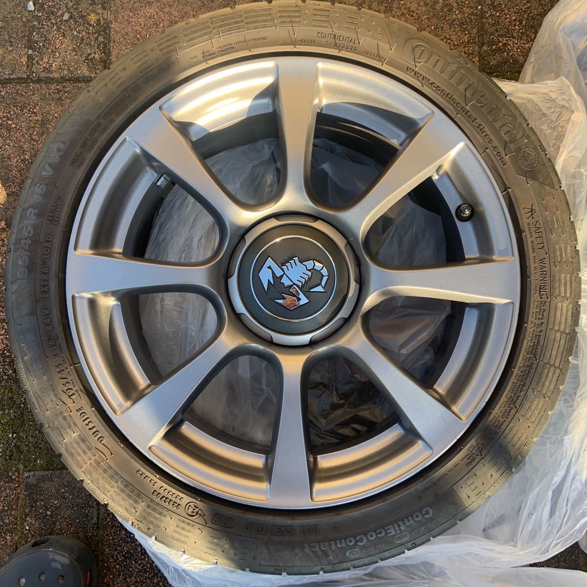 フィアット500 595 695 アバルト 純正 ホイール 美品 195/45r16 PCD98 