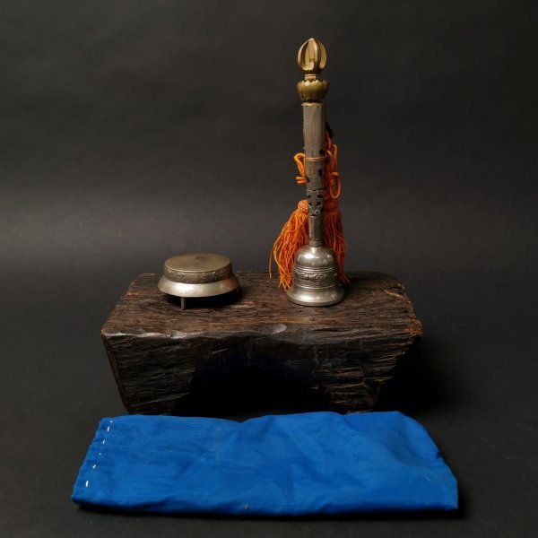 藏 希少 !!【 持鈴 鈴鉦 袋セット 】在銘 京與 お遍路 御詠歌 金剛鈴 鉦吾 鳴物 密教 法具 仏教 仏具 美術 骨董 古美術 時代物 古道具_1