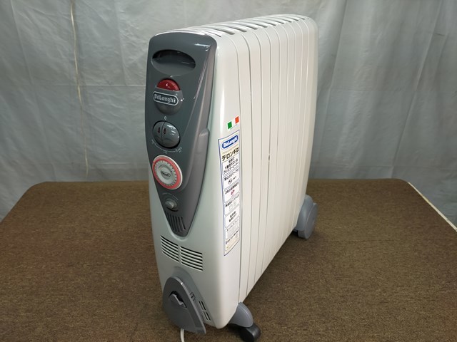 暖房 デロンギ オイルヒーター HG010915EC 1500W 幅58x奥行23x高65(cm