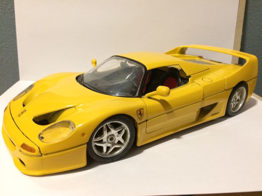 LJ979 BURAGO GOLD 3362 1/18 1:18 Voiture Ferrari F50 hard top 1995 rouge