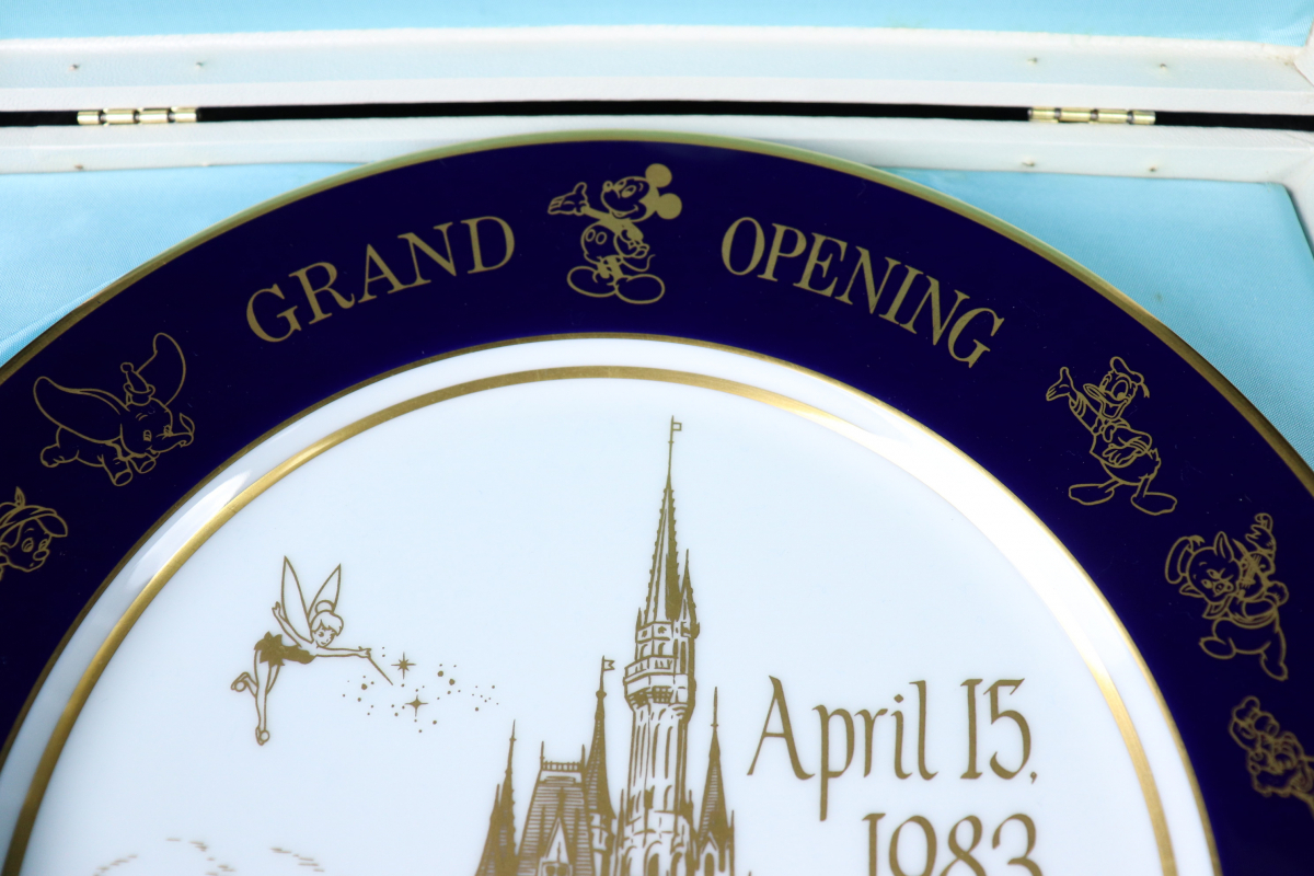Tdr ウォルトディズニー 専用スタンド 限定8400枚 東京ディズニーランド 箱付 グランドオープニング記念メモリアルプレート Fcay37 Www Mayfloweracademy Org