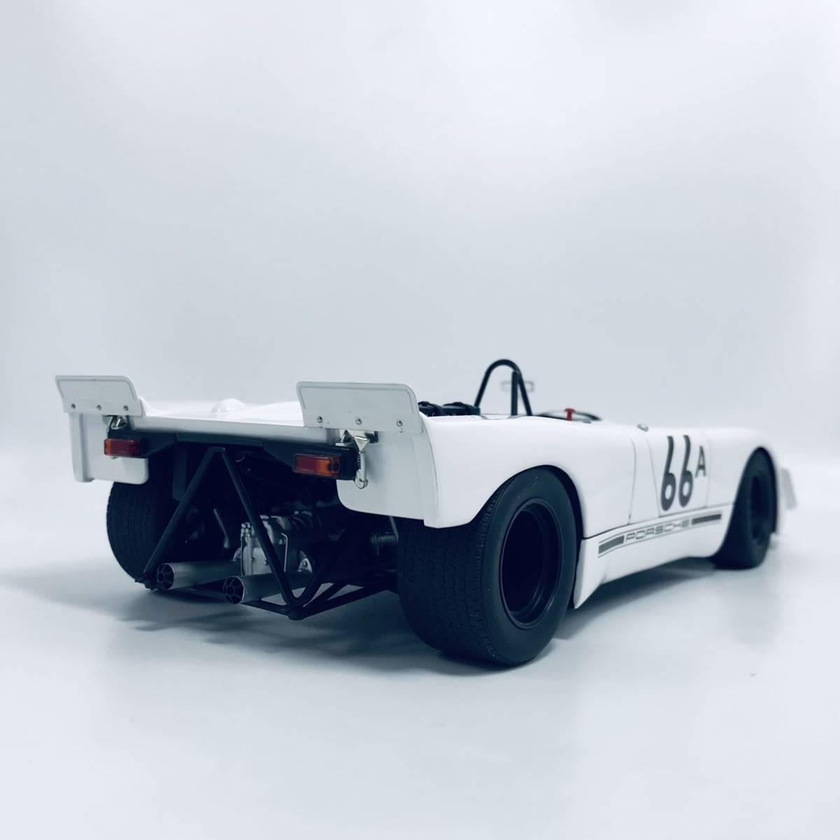 AUTOart Signature オートアート 1/18 1970年型 ポルシェ 908/02