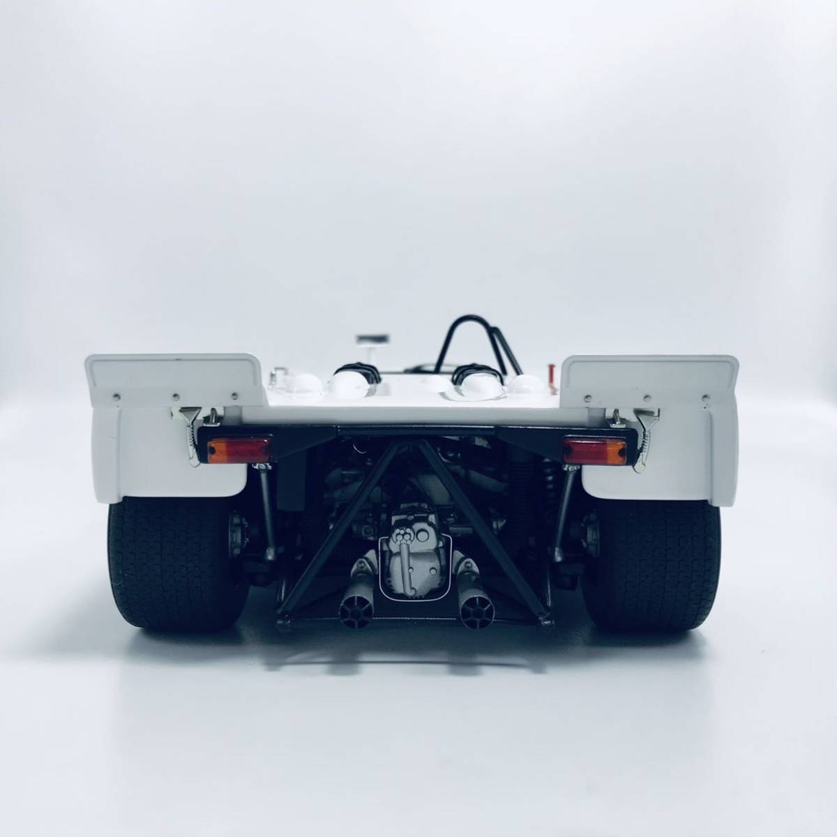 AUTOart Signature オートアート 1/18 1970年型 ポルシェ 908/02