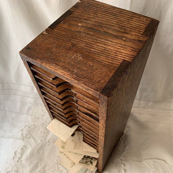 ビンテージ B5 書類棚 5列20段 教材 カルテ アトリエ 整理 レトロ 美品 骨董 レターラック カルテケース 昭和大正アンティーク カルテ棚