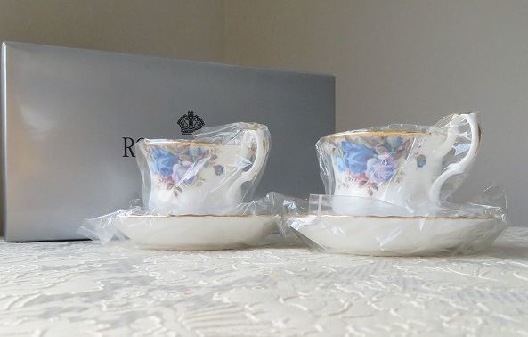 ロイヤルコペンハーゲン カップ&amp;ソーサー カップ＆ソーサー 公式通販 2客 2客セット 未使用 ブルーフルーテッド ロイヤルコペンハーゲンカップエンドソーサー2客セット Copenhagen Royal ラレーヌデローズ アイボリー三足カップソーサー メルカリ ☆ロイヤルドルトン 2客（お箱無し