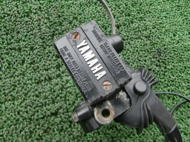 XJ400D純正フロントキャリパー XJ400D純正フロントキャリパー