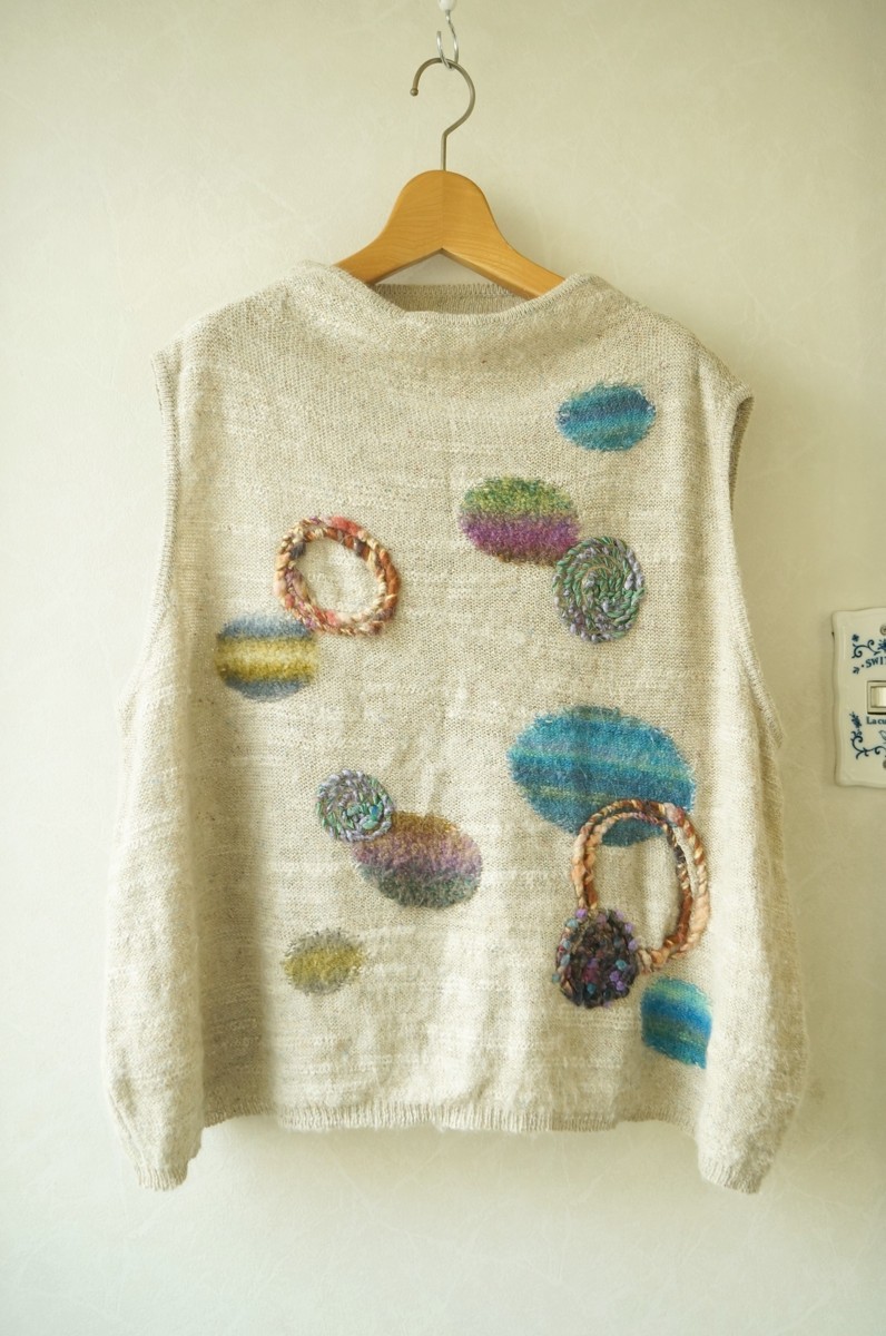 超激得，セール 慈雨/センソユニコ シルク&times;リネン混ウールニット 毛糸刺繍デザインベスト /ベージュ系40 古着のgplus広島 2112t2(Lサイズ)｜売買されたオークション情報、yahooの商品情報をアーカイブ公開 - Lサイズ