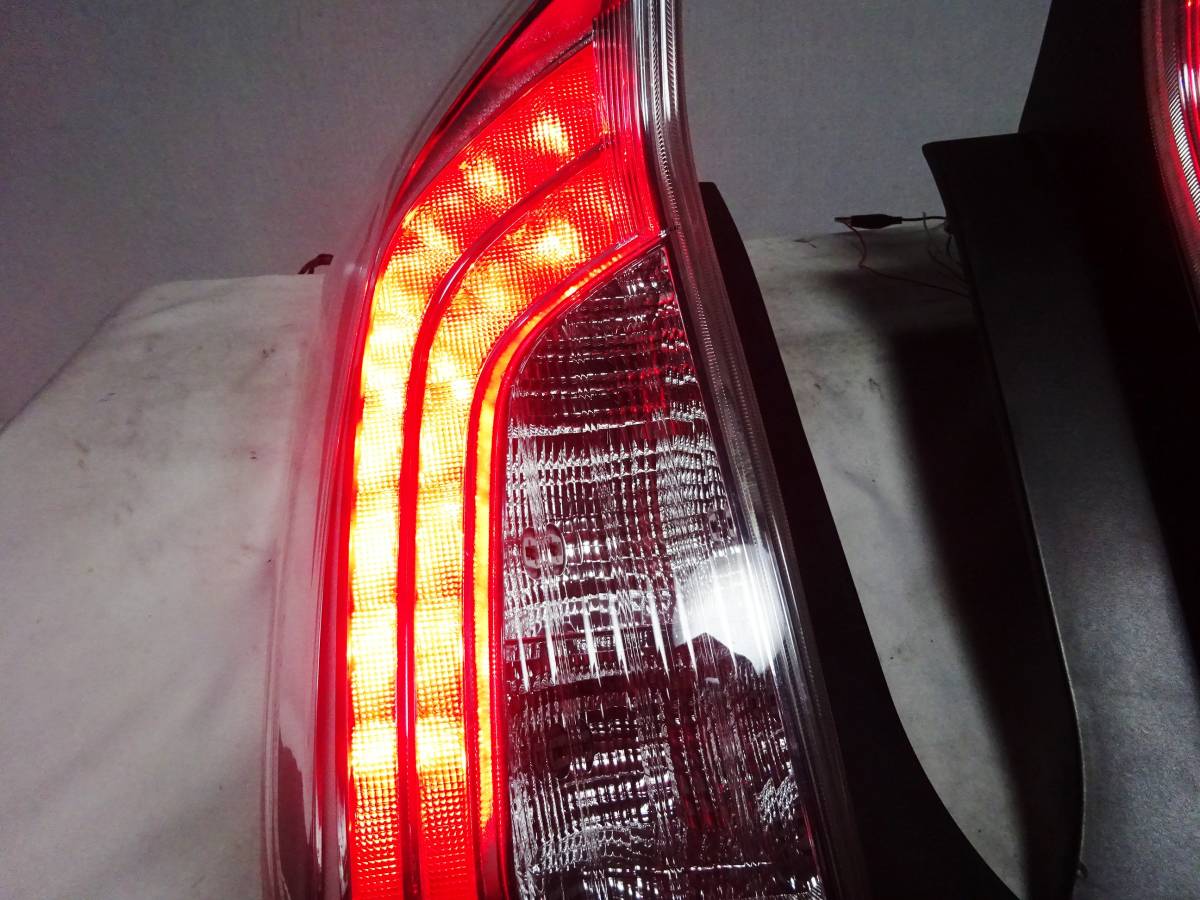 程度良好 ブレーキ全灯化加工済 プリウス 30 後期 ZVW30 テールレンズ