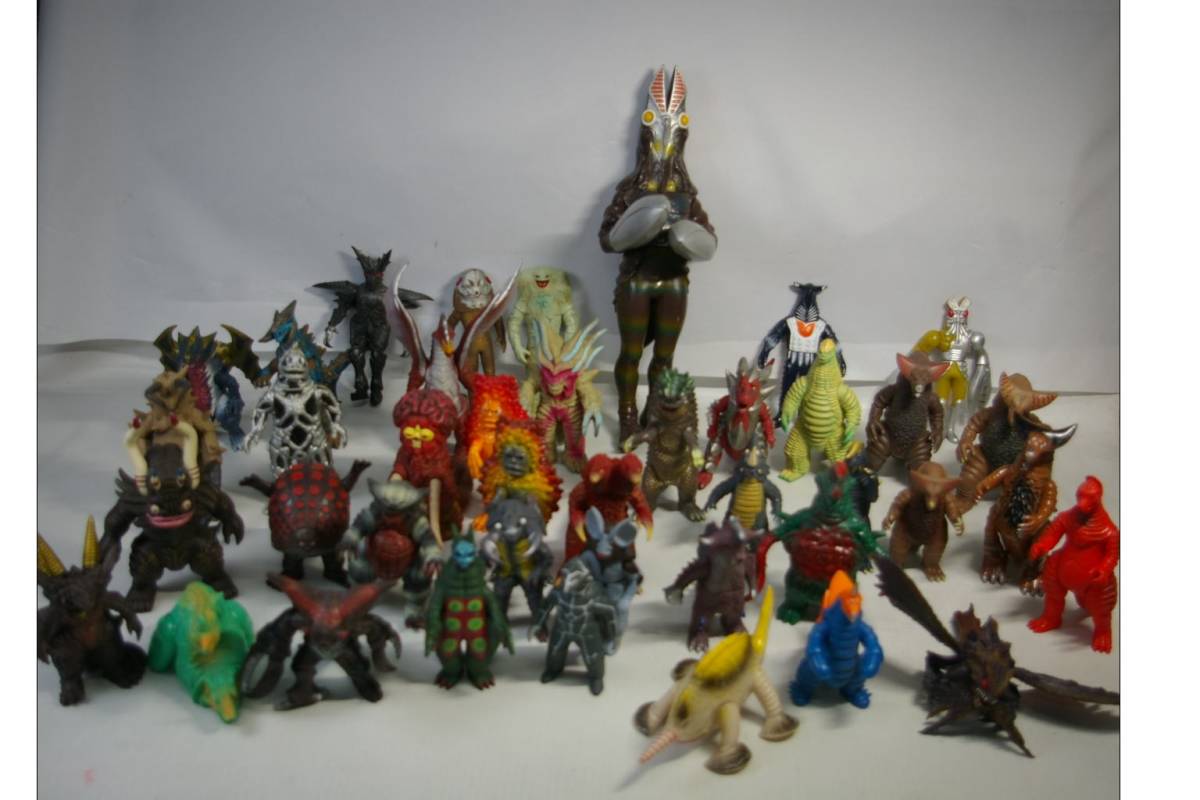 ウルトラマンシリーズ 怪獣 42体セット まとめ 現状品 円谷プロ(怪獣  