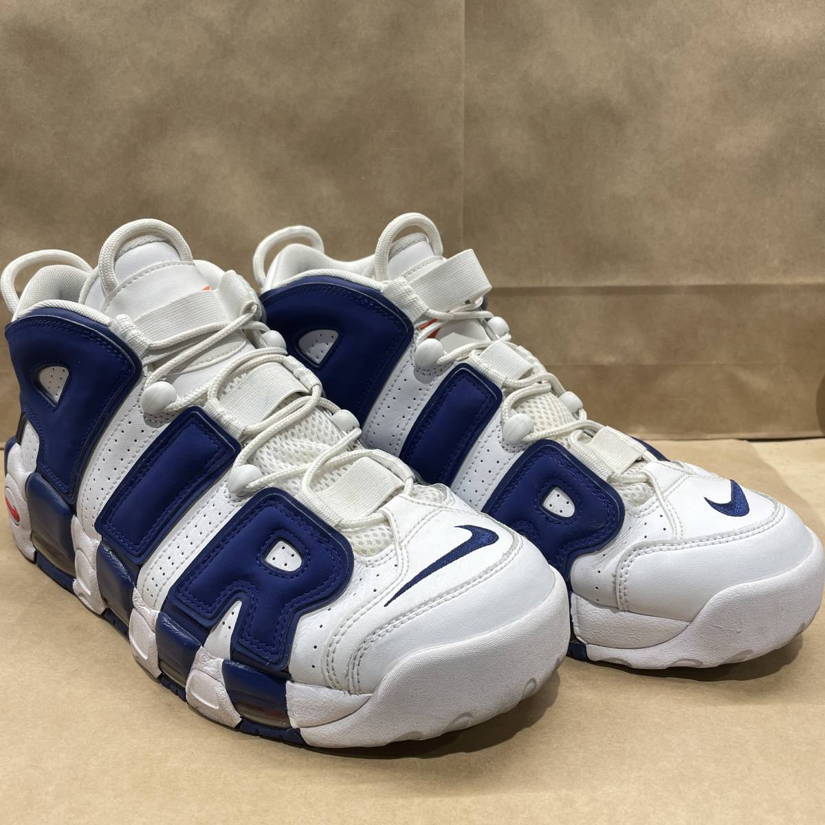 最新作，新作 US11 29cm NIKE AIR MORE UPTEMPO 96 921948-101 WHITE/DEEP ROYAL BLUE ナイキ エア モアアップテンポ モアテン KNICKS ニックス メンズ(29.0cm)｜売買されたオークション情報、yahooの商品情報をアーカイブ公開 - オ 29.0cm