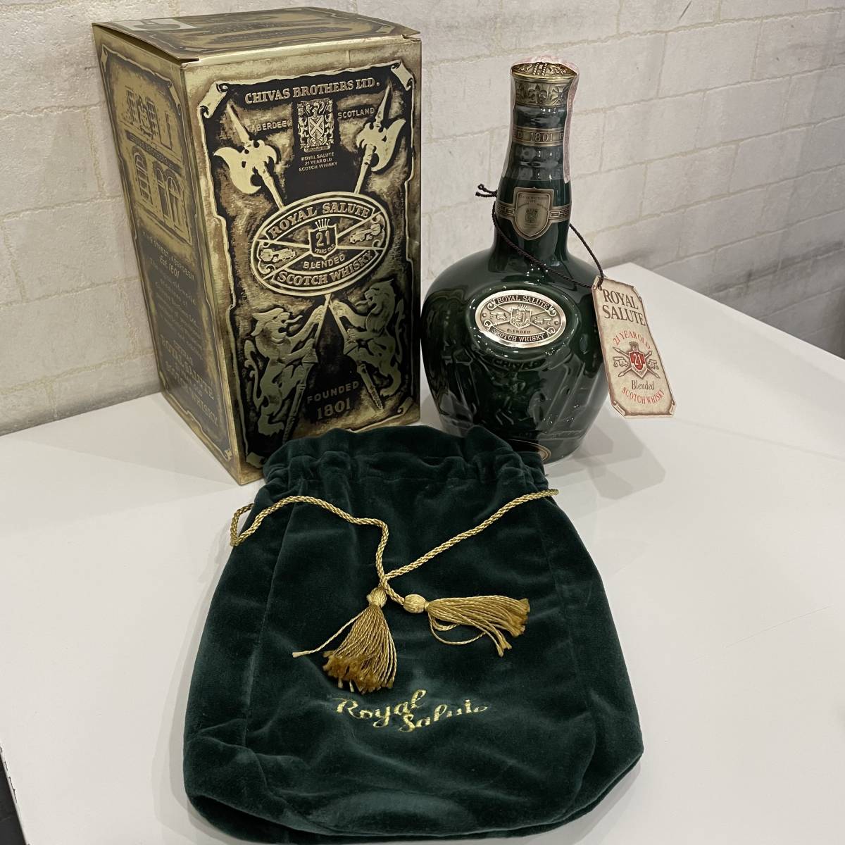 □未開栓□ROYAL SALUTE ロイヤル サルート 21年 緑 陶器ボトル 700ml