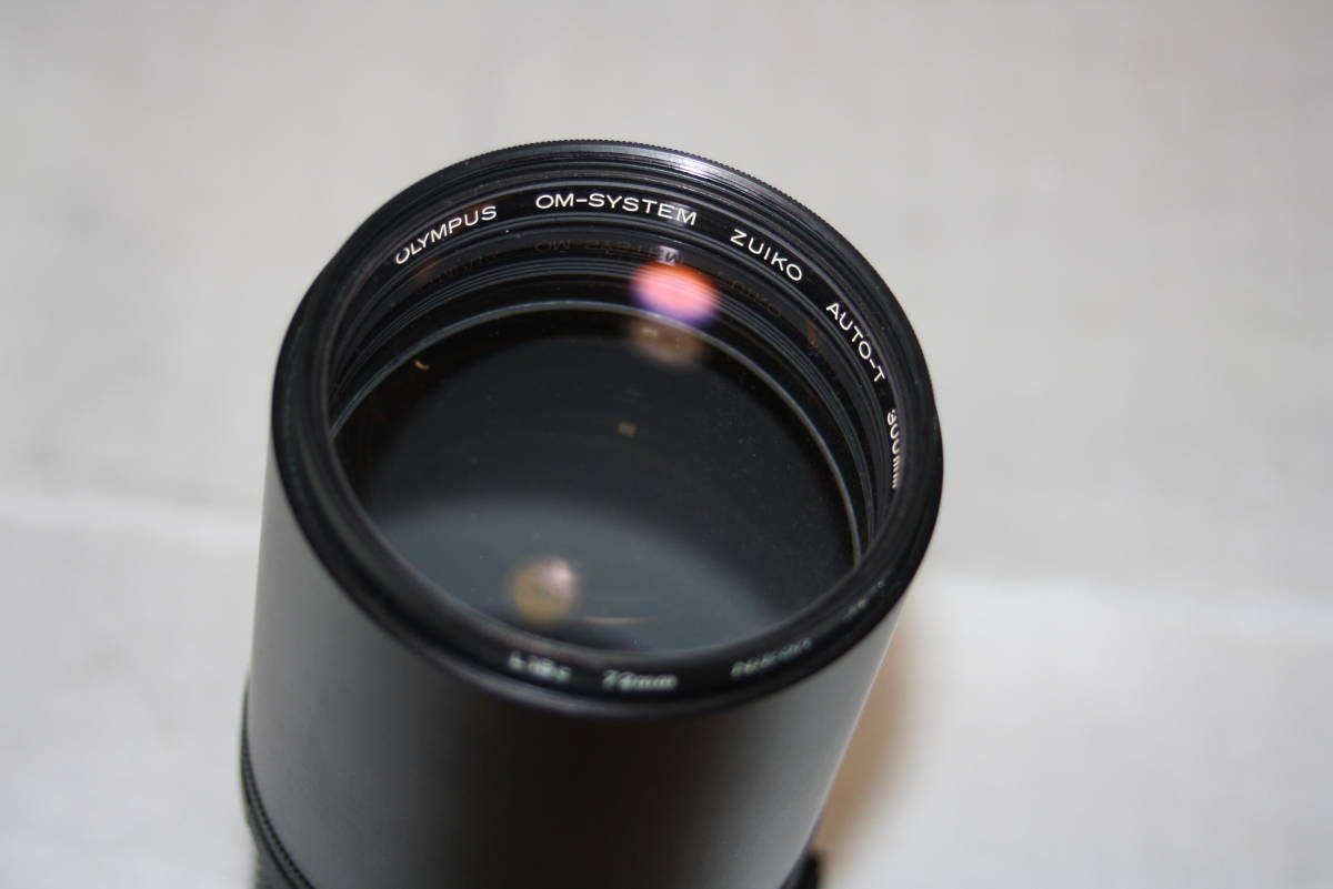 オリンパス 大口径 超望遠一眼レフ用交換レンズ OLYMPUS OM-SYSTEM ZUIKO AUTO-T 300mm 1:4.5 三脚座付 ケース入