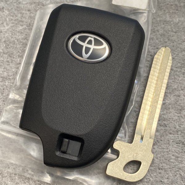 初期化済トヨタ純正スマートキー 3ボタン 200系ハイエース 007