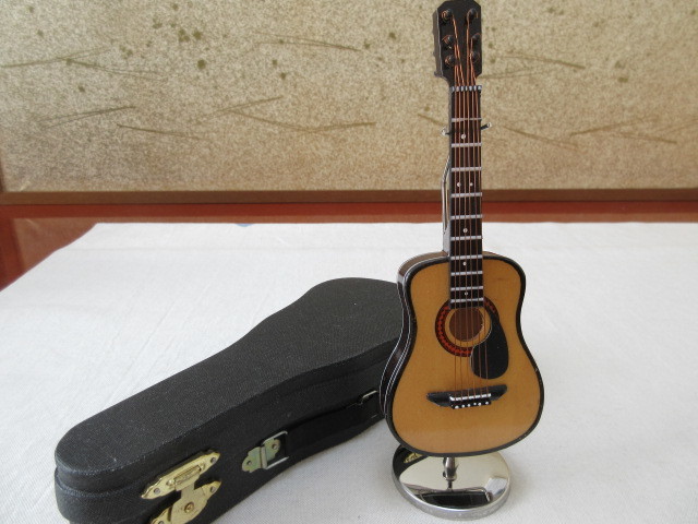 ミニチュア ミニチュア楽器 Just-On クラシックギター オブジェ
