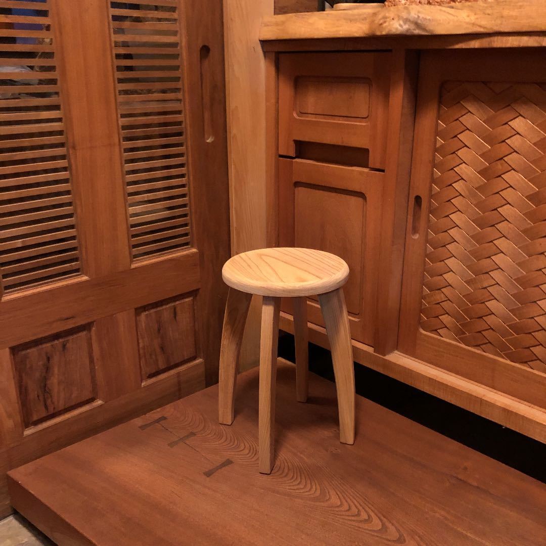 174建具屋一筋55年のおじいちゃんの手作りスツール、イス☆けやき