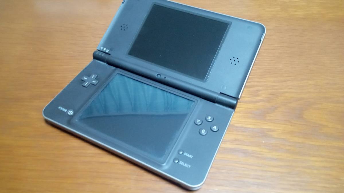 ニンテンドーDSi LL ダークブラウン 付属品完備 ソフト付き 中古(DSi 