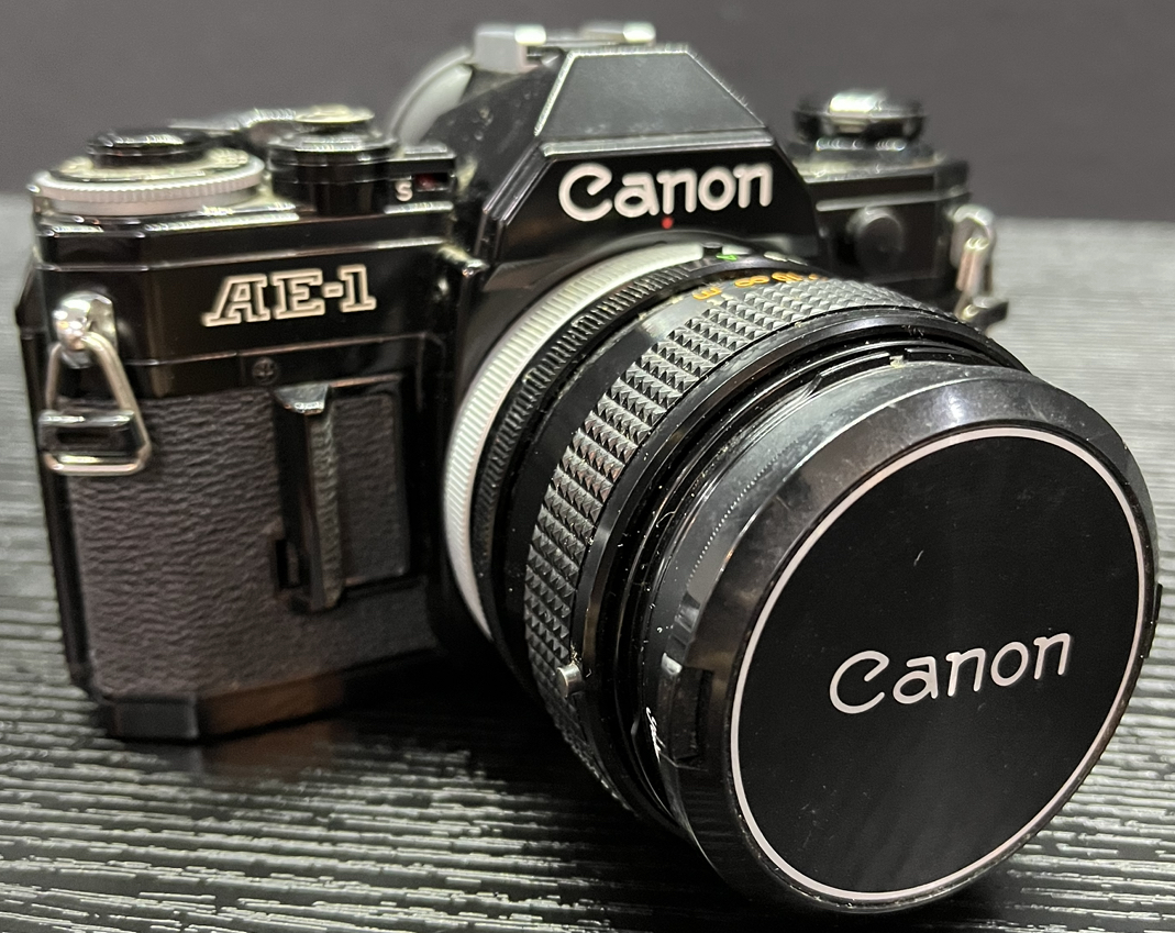 キャノン Canon AE-1 ブラック + FD 50mm 1:1.4 S.S.C. フィルムカメラ