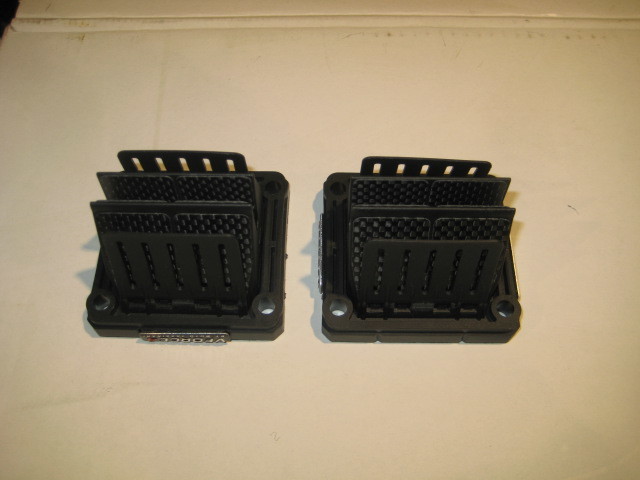 100%新品，人気セール RD250 RD350 RD400 RZ250 RZ350 RZ350R カーボンリードバルブセット １台分 輸入品(ヤマハ用)｜売買されたオークション情報、yahooの商品情報をアーカイブ公開 - オークファン ヤマハ用
