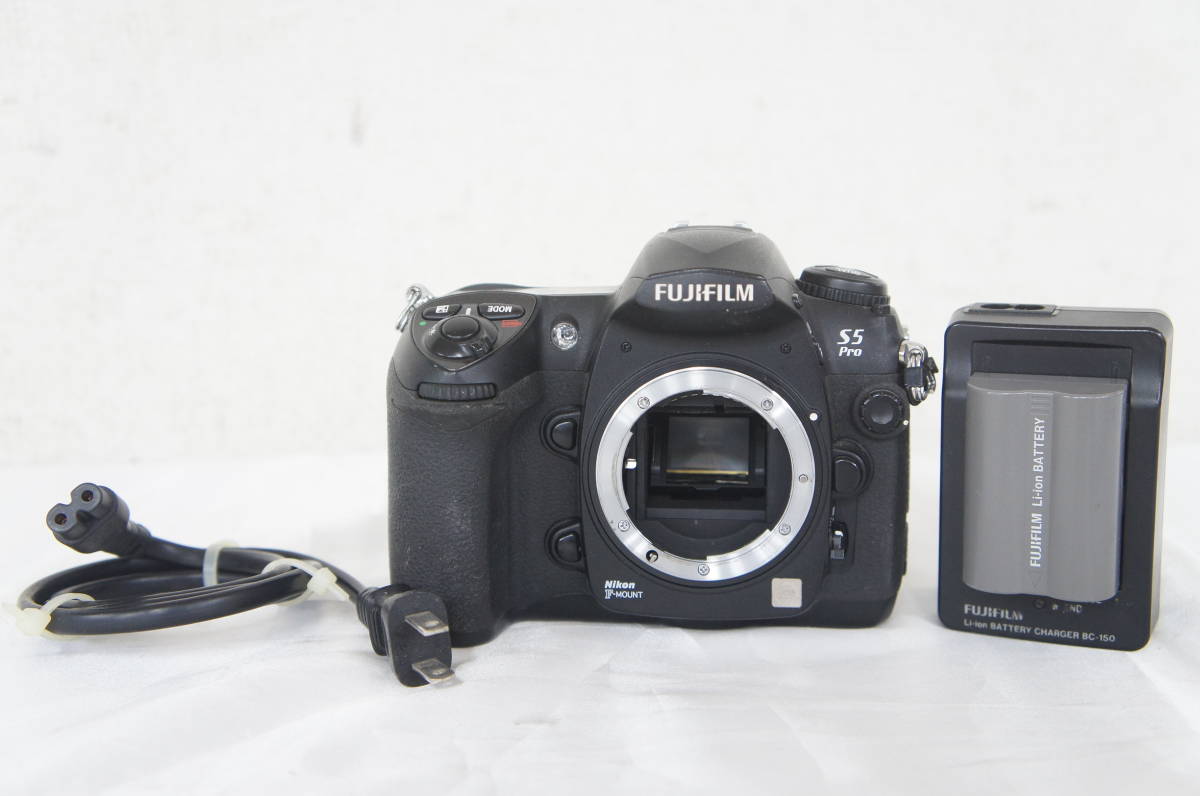 ✨動作確認済み！✨FUJIFILM FinePix S5 Pro 充電器付き！ ④ FUJIFILM 富士フイルム Fine Pix S5 Pro ボディ デジタル一眼