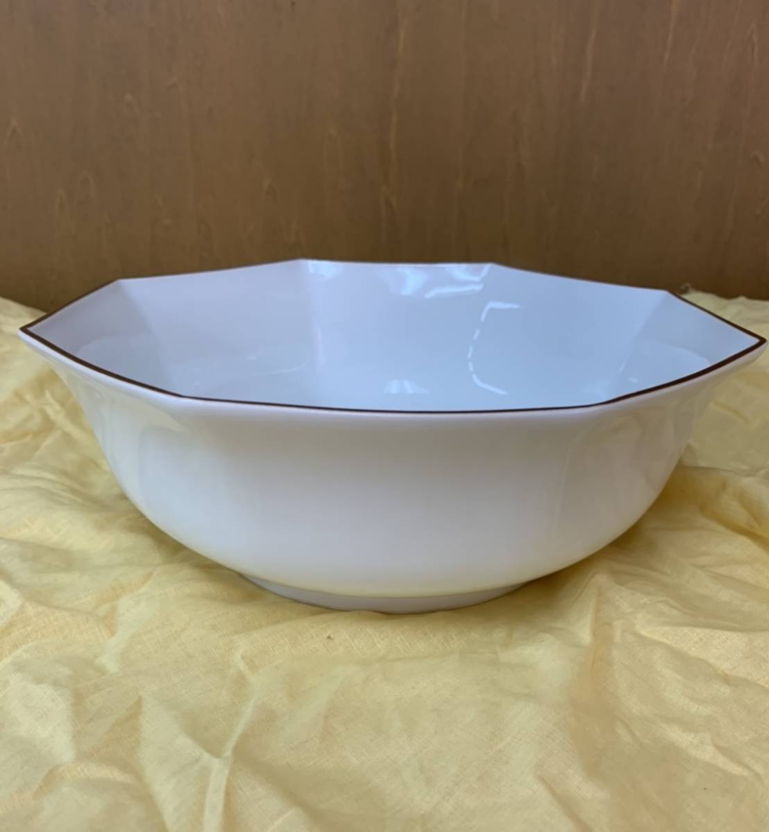 再出品！再値下げ 人間国宝 井上萬二作 白磁八角菓子鉢 井上萬